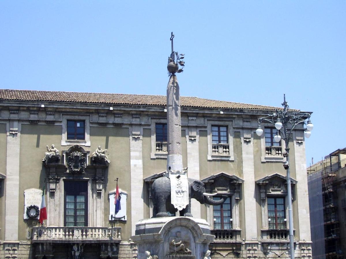 Апартаменты Casa Di Chiara Pieno Centro Storico Катания Экстерьер фото
